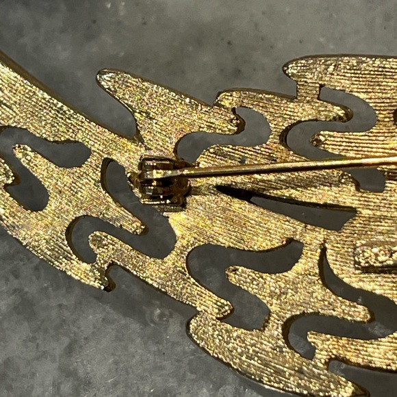 Vintage deco abstract gold tone Coro brooch - Picture 6 of 6
